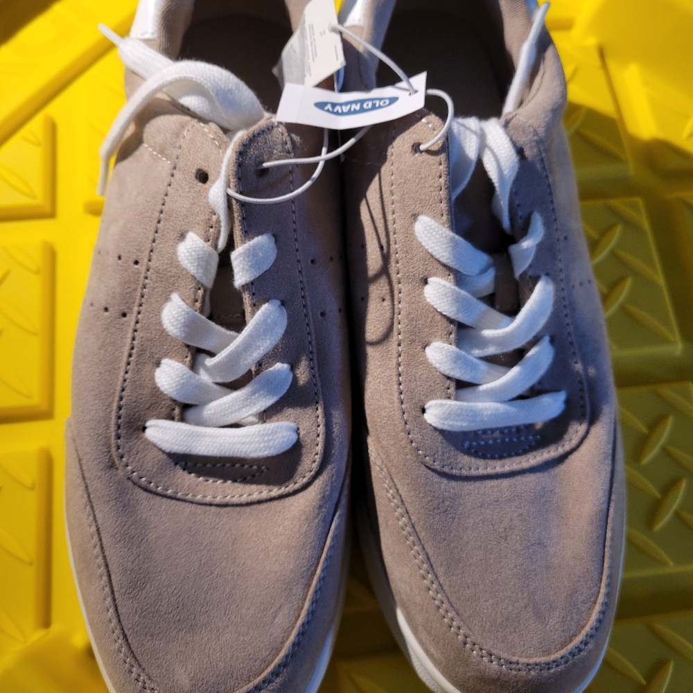 Old Navy light taupe sneakers